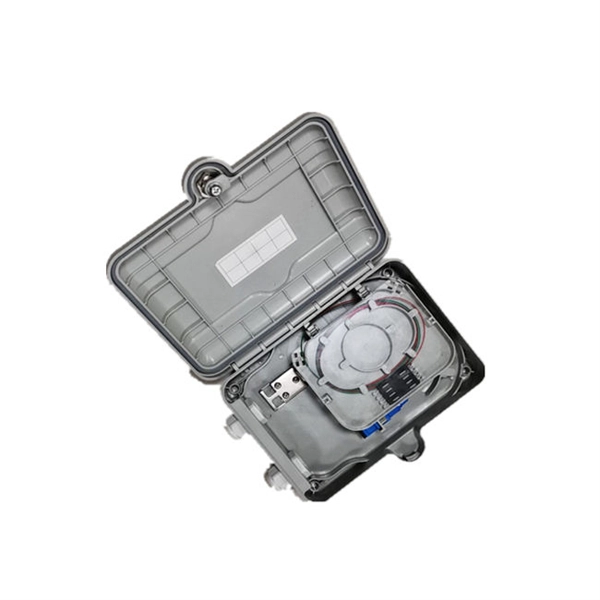 Using a multimeter to test the condition of a photovoltaic grid-connected box