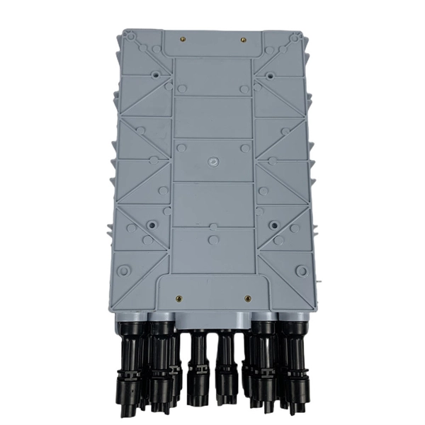 Does the access switch have routing functionality 